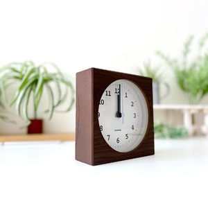 KATOMOKU dual use clock 4≪km-95BRRC≫置き掛け兼用木枠電波時計　四角(ブラウン)【A-98-B】