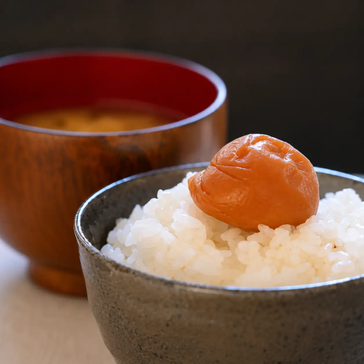 紀州産南高梅 わらべ風味 塩分約11％ 600g 木箱/ 梅干し 梅干 梅 和歌山 田辺 紀州南高梅 南高梅 かつお だし 出汁 減塩 塩分控えめ ご飯のお供【wrb004-1】