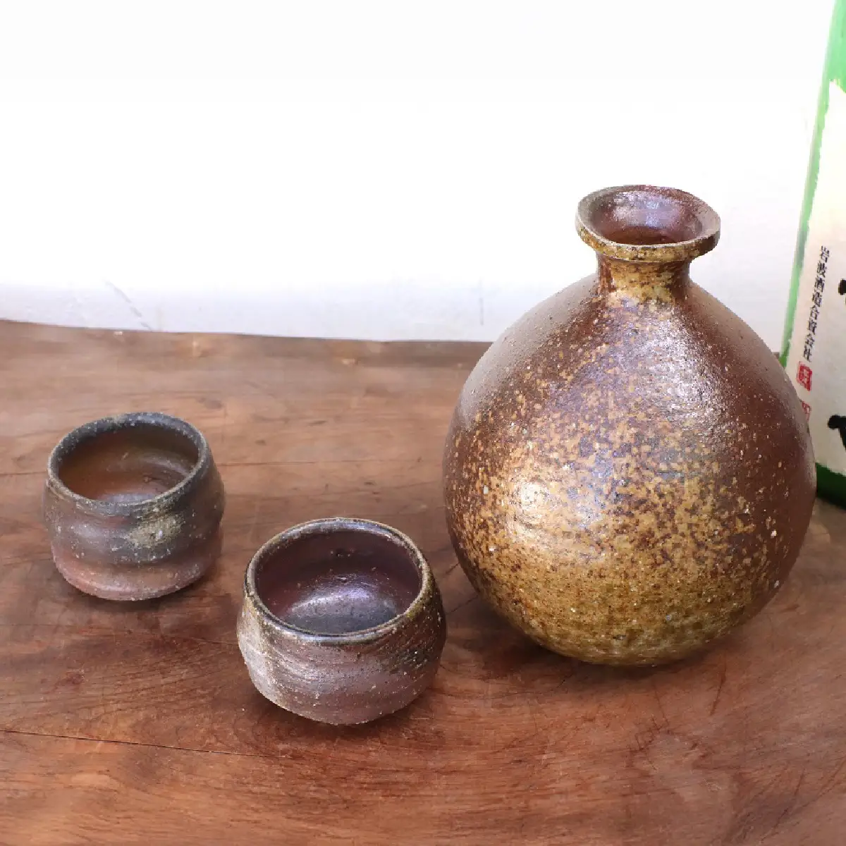 備前焼　酒器セット・徳利とぐい呑み2個(一点もの)【1093969】
