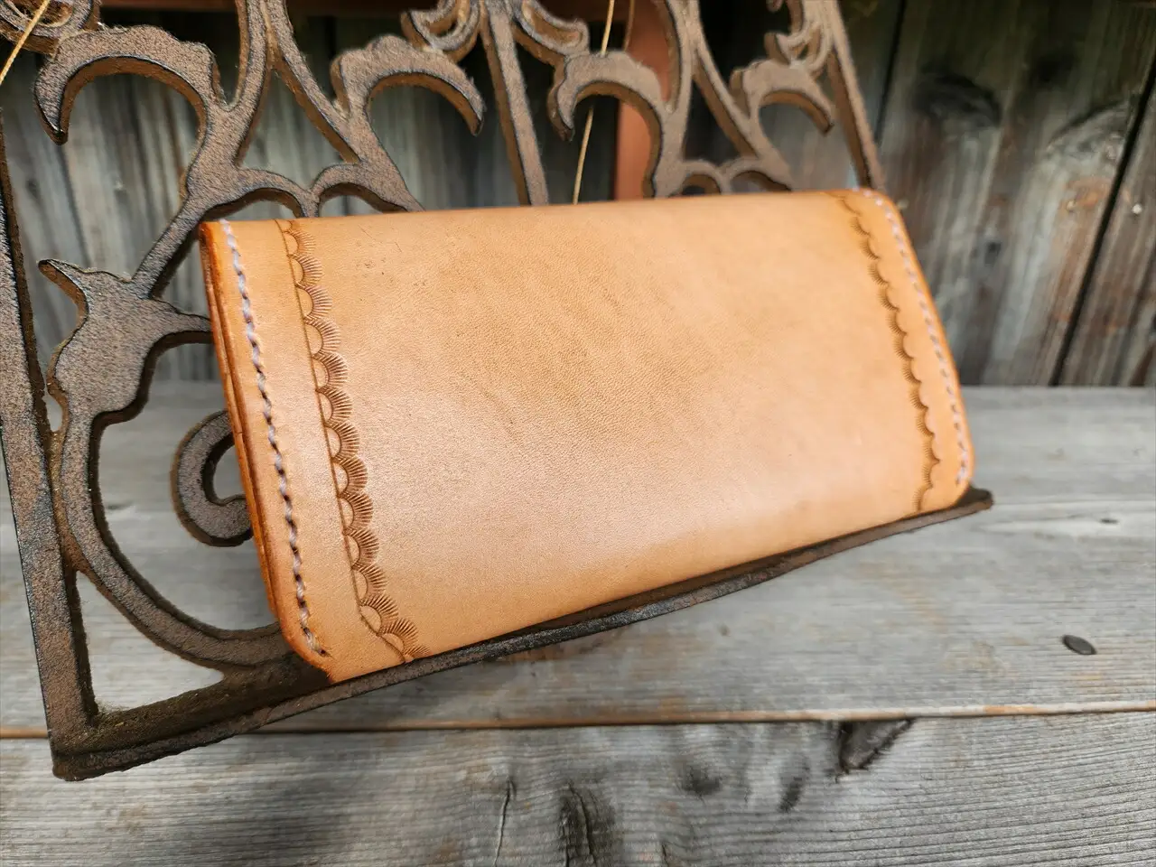 ロングウォレット　Slim(フラワーカービング)本革 牛革 財布 [BFAJ126]