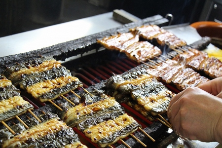 【定期便】全６回コース　蒲焼割烹うな繁　うなぎ蒲焼真空パック１人前