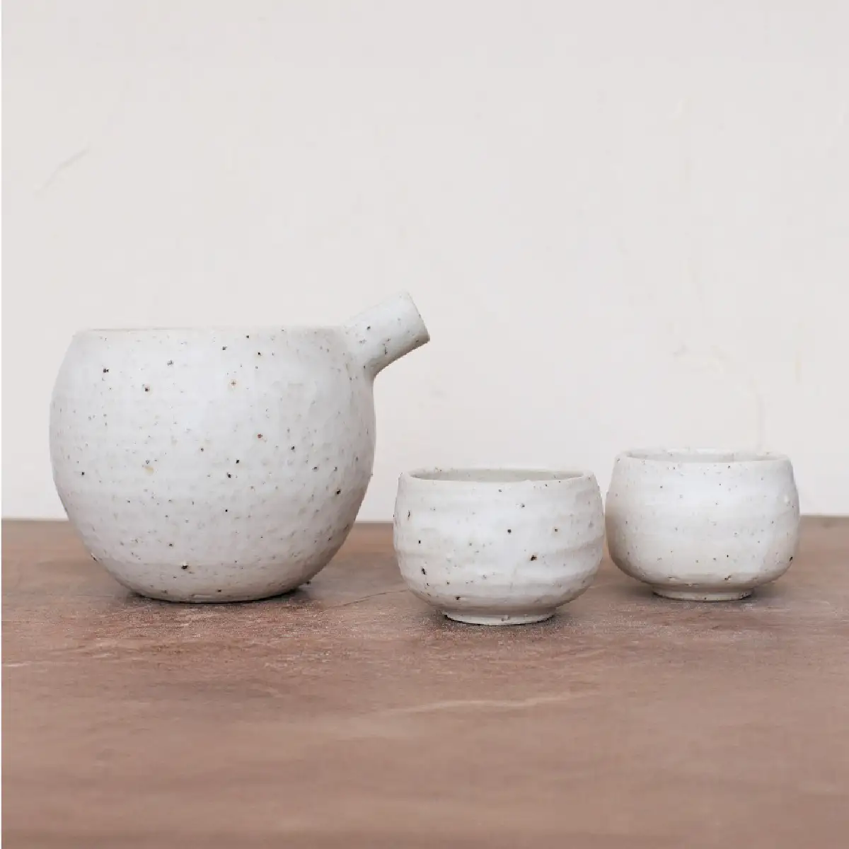 白マットの酒器セット(酒器とぐい呑み2個セット) ykt-018【1287828】