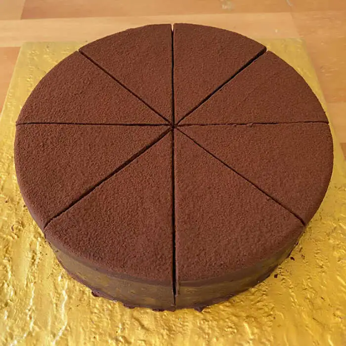 【濃厚】チョコレートケーキ「王様のケーキ」 直径18cm / スイーツ ちょこれーと ちょこ チョコケーキ ケーキ / 南島原市 / 吉田菓子店[SCT046]