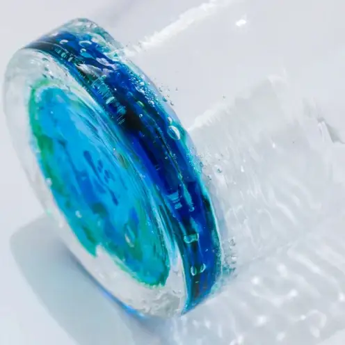 【RYUKYU GLASS WORKS 海風】オキナワオーシャン　ロック（ラージ） 〇 沖縄 読谷村 夏 琉球ガラス ガラス工房 東シナ海 体験工房 彩り ブルー コバルトブルー 地場産品 手作り 伝統工芸品 サイズ違い有 プレゼントに 涼しさ演出　 お祝いに 涼しさ演出 人気商品