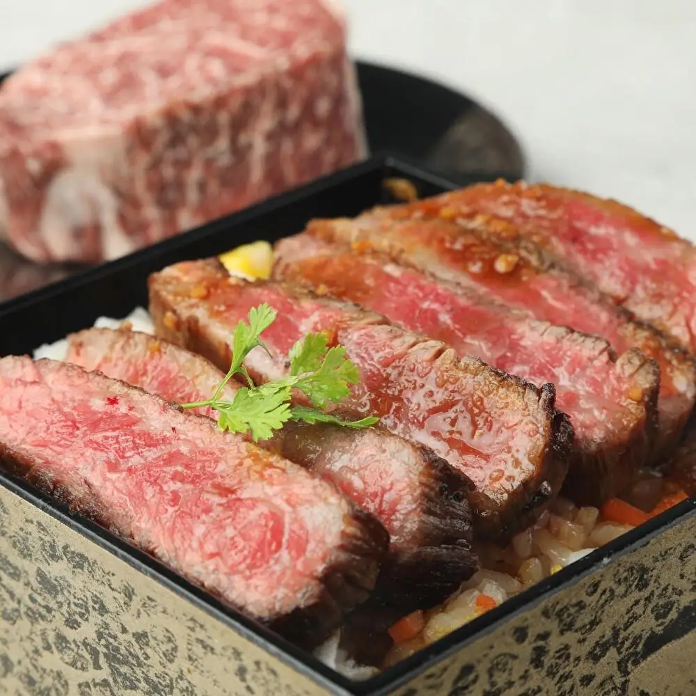 炭火焼熟成ステーキ重・ローストビーフ　各2個