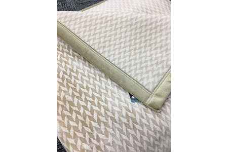 C.R.P加工毛布　ソフトマイヤー毛布　ダブルサイズ　ベージュ　1枚　11701柄 [0629]