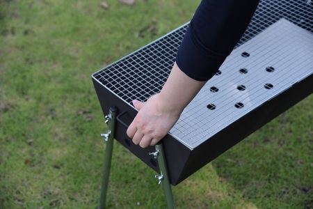 バーベキューコンロ　M-600L BBQ キャンプ 大人数 軽い 軽量 便利 簡単 組立 組み立て コンパクト 収納 キャンプ用品 バーベキュー用品 アウトドア シンプル おしゃれ 持ち運び 可能 小型