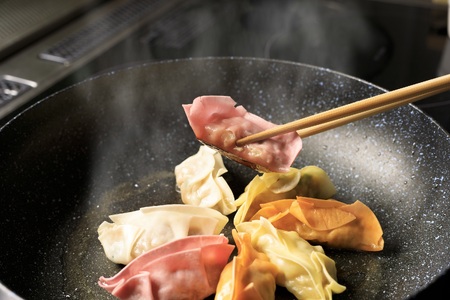 ＜国産野菜と県産豚肉をつかった冷凍生餃子4種食べ比べセット 4種×5個 計20個 オリジナル柚子胡椒タレ1個付＞ギョウザ ぎょうざ ギョーザ お試し【MI216-hc】【ハチサンイチ】