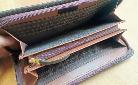 ☆世界にひとつだけ☆ L型小銭入れ付きファスナー財布☆女性と花☆ ディープレッド 山羊革 財布 お財布 長財布