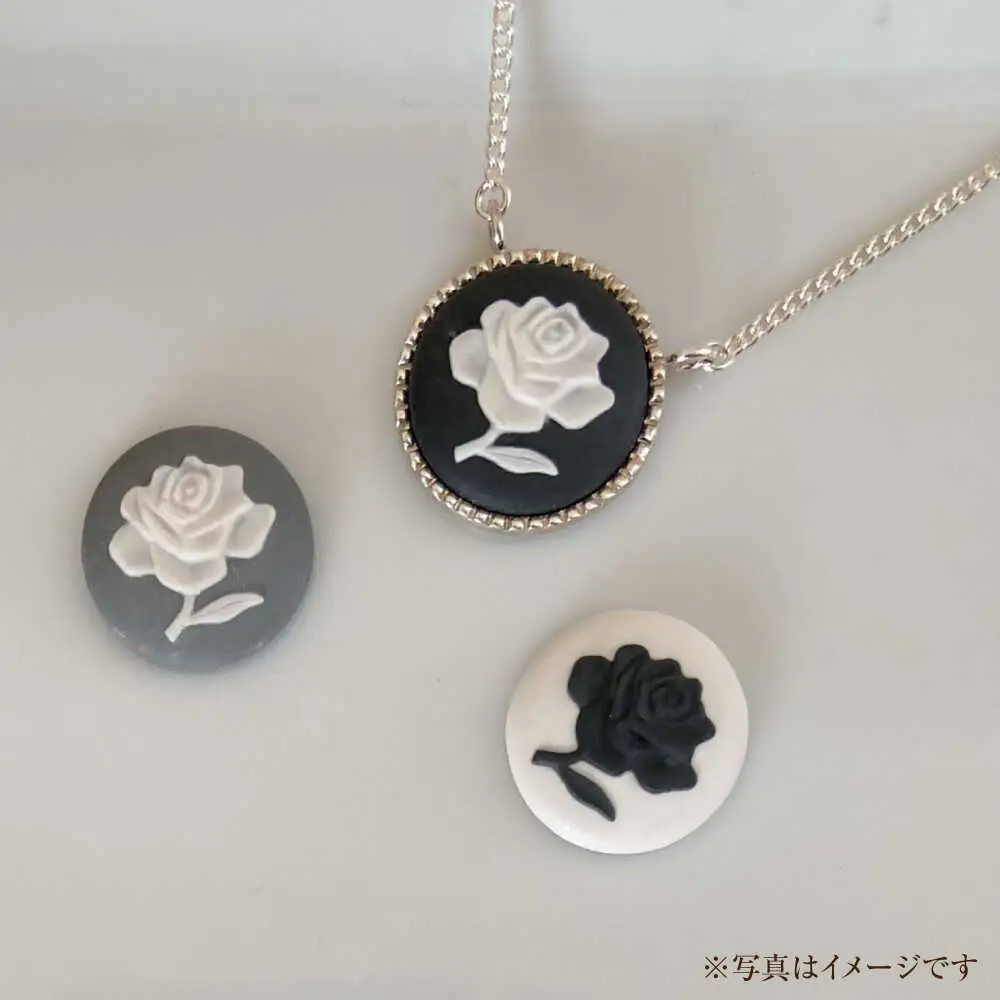 ＜ROUND＞シルバーペンダント 薔薇 ホワイト / ペンダント ネックレス アクセサリー ギフト 贈り物 / 瀬戸市 / 陶華[BBCD020]