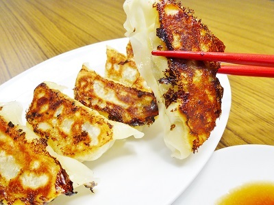 【定期便/3ヶ月】ごしょ芋 ぎょうざ（24個） 定期便 ごしょいも 餃子 ごしょ芋 菊芋 ギョウザ 冷凍 おかず 惣菜 おつまみ おやつ 夜食 昼食 岩手県 北上市 C0088 NPOくちない 特定非営利活動法人くちない