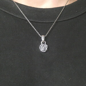 Flower pendant フラワー ペンダント ｜ シルバー アクセサリー 花 モチーフ 925 ペンダントトップ ネックレス チャーム ジュエリー アクセ ファッション ハンドメイド 人気 シンプル ギフト プレゼント 年末年始 お中元 お歳暮 内祝い 快気祝い