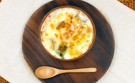 十勝のごちそうグラタン 4個セット（インカ・野菜・カニとじゃがいも・熟成さやか 各1個）【 グラタン 惣菜 おかず 野菜 じゃがいも いも 芋 カニ かに 蟹 冷凍 簡単調理 北海道 十勝 幕別 】