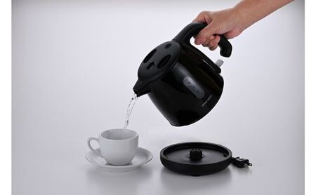 転倒湯漏れ機能付き　電気ケトル0.8L　黒　電化製品 キッチン用品  電気ケトル 空だき防止機能 こぼれにくい 卓上新潟県田上町