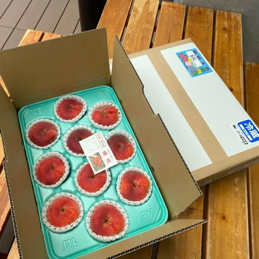 桃 蟠桃 ( ばんとう ) 1.5kg 箱入り | 幻の桃 不老 長寿 美容 希少 高級 もも 甘い 人気上昇中 楊貴妃 果物 くだもの フルーツ 長野県 飯田市 信州
