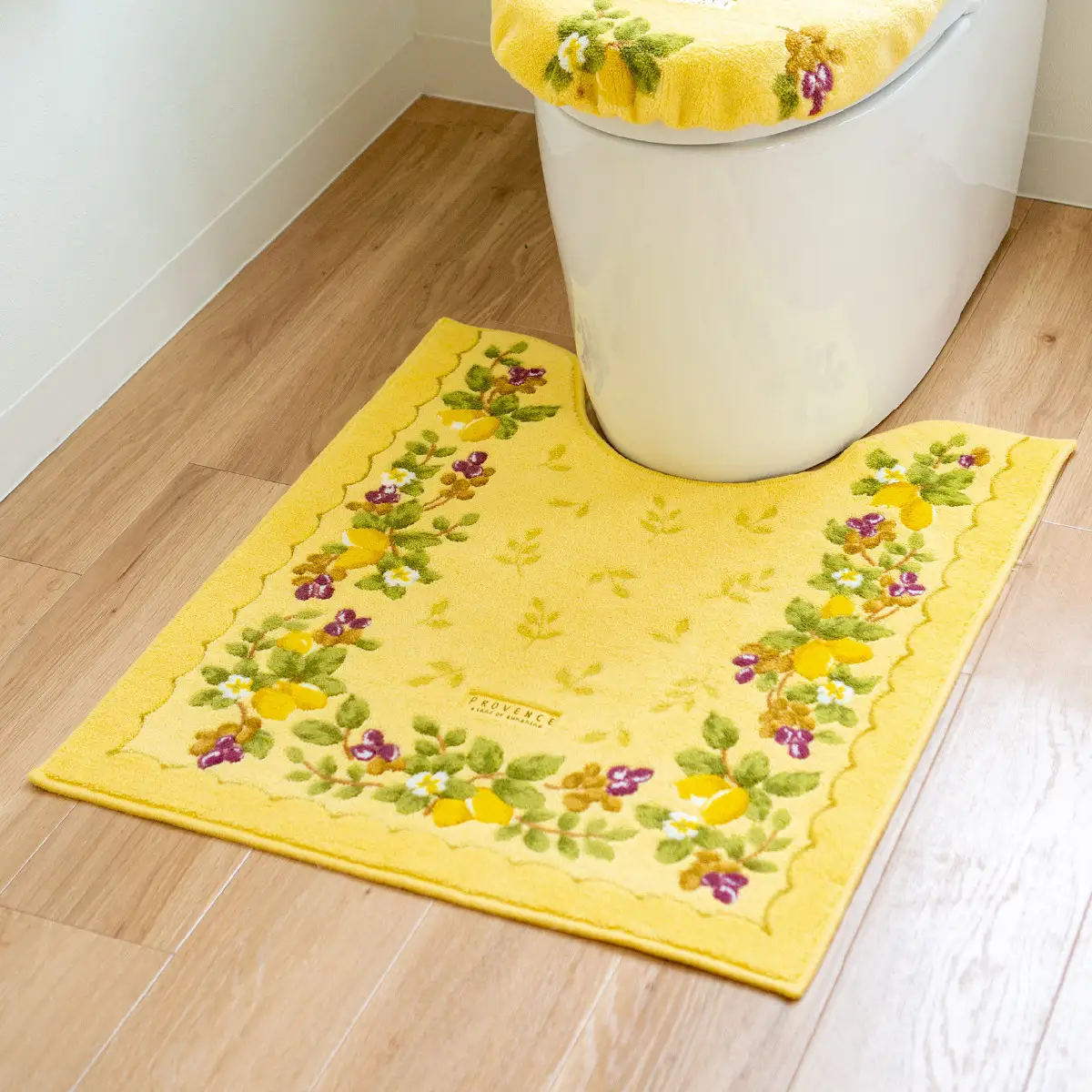 プロヴァンス シエル ロングトイレマット 約75×63cm イエロー 抗菌防臭 おしゃれ かわいい 洗える ボタニカル 大判 トイレ マット 風水