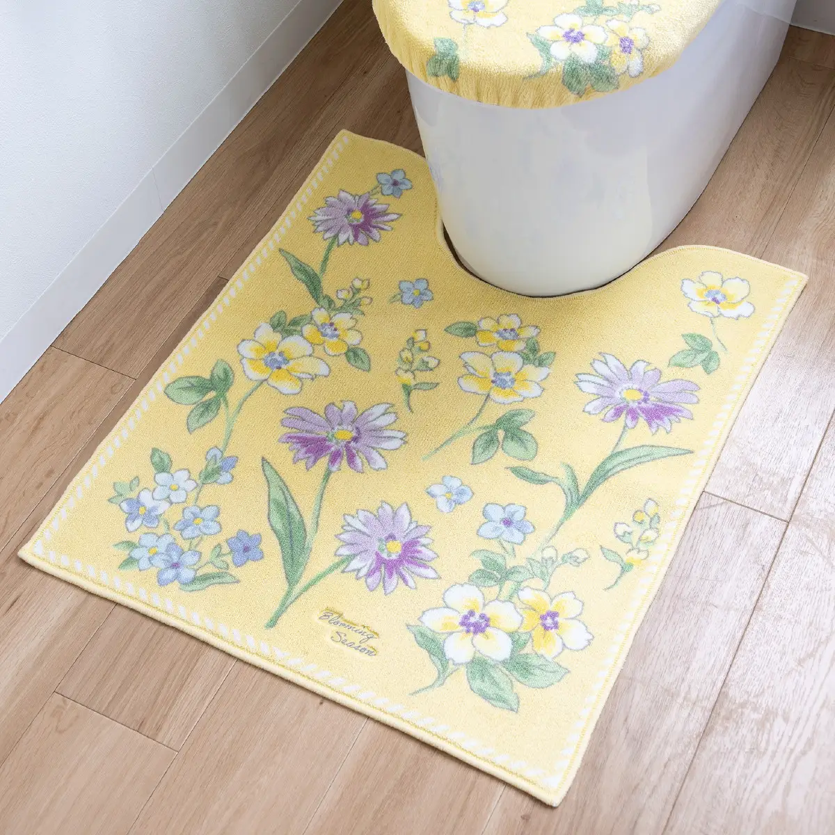 ブルーミングシーズン ロングトイレマット 約75×63cm イエロー 抗菌防臭 おしゃれ かわいい 洗える 花柄 大判 トイレ マット