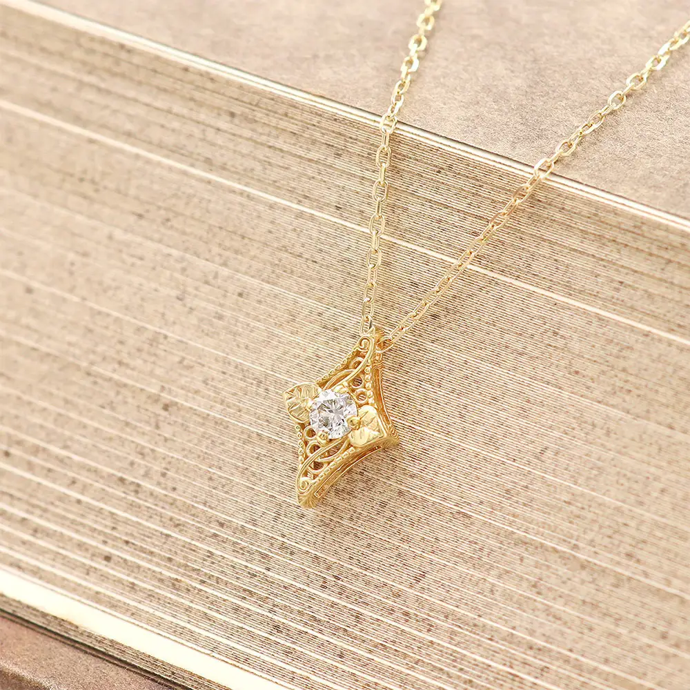 【心葉/京都kokoroba kyoto】K18 天然ダイヤモンド 葵×ひし形モチーフ ネックレス