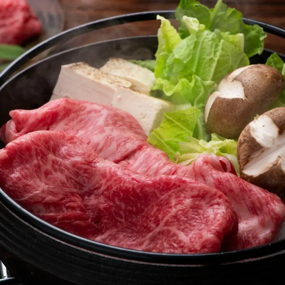 A4-A5 土佐黒牛 霜降り すき焼き用スライス 約500g / 国産 ロース ウデ モモ 牛肉 すきやき ブランド牛 A4 A5 高知 【株式会社　羽根】[ATCK018]
