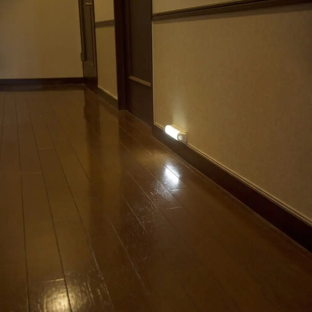 乾電池式LEDセンサーライト ウォールタイプ 