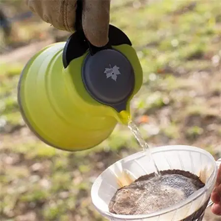 たためるシリコンケトル 1L 直火調理可能でアウトドアなど持ち運びも楽々。　81210305【1664231】