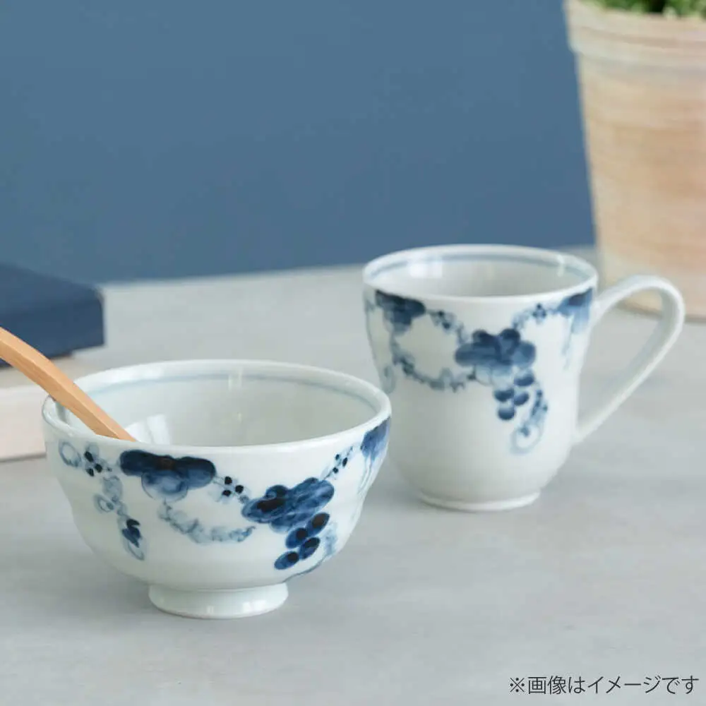 【波佐見焼】染付葡萄 ひさごマグ 食器 マグ【西海陶器】[OA492]
