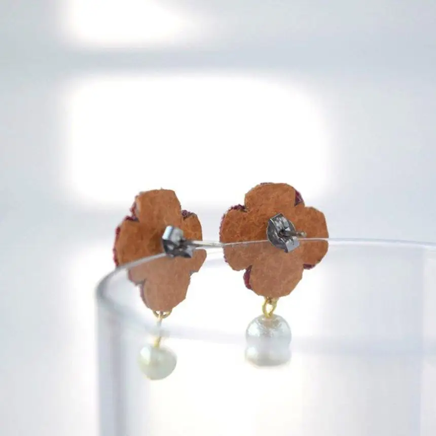 刺繍レースピアス【小花|ボルドー|コットンパール付き】チタンピアス| ピアス 刺繍 レース ハンドメイド アクセサリー プレゼント ギフト 選べる 種類豊富 誕生日 レースピアス フラワーレース ふるさと 納税 栃木県 那珂川町
