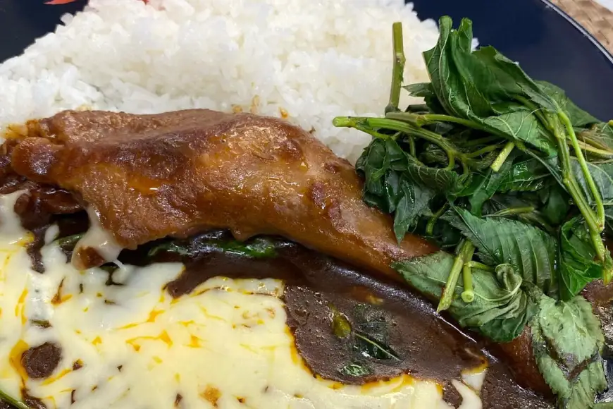 レトルト カレー 国産 骨付きモモ 1本 六ツ美のあの肉カレー 中辛 2個 計480g セット