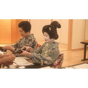 芸者体験をしながら、お食事を楽しめる『芸者ふるさと納税パック』団体16名様　会席膳　飲み放題付き