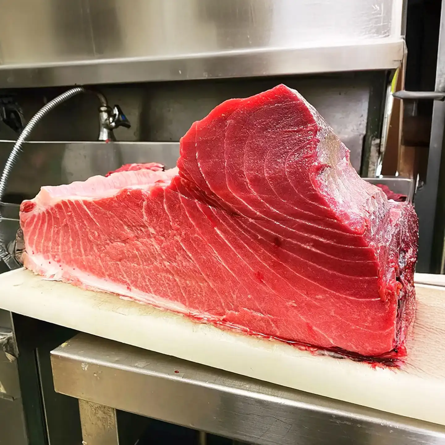 お魚屋さんの手作り 塩麹入りマグロジャーキー粉末 (4袋) お魚屋さん 手作り マグロ ふりかけ 塩こうじ 沖縄市 / 魚商ばってん[BCCE006]