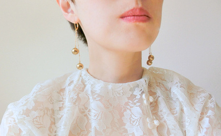 celebration ピアス 天然石 アクセサリー 1個 [Q]handmadejewely【ゴールド  ロング シンプル   可愛い ハンドメイド ジュエリー 手作り  職人 上品 華やか ドレス 大人な雰囲気 ギフト プレゼント ラッピング 結婚式 アシンメトリー】