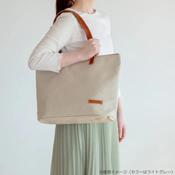 【J-252】ｋｉｉ工房　帆布かばん　天Ｆトート楕円底Ｍ　 先染め黒【高島屋選定品】