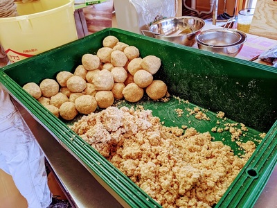 てづくりみそ『米こうじみそ 2個入り』　味噌 666g 2個 ミソ 米麹味噌 国産大豆 無添加 無農薬 甘め みそ汁 手作り 味噌汁 調味料 発酵 食品 白州産 国産 山梨県 北杜市 [h208]