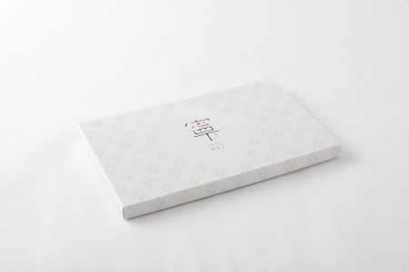 寧ギフト_高級 線香 ギフト 5種 空海 天成 松林 白檀 鴻臚館 乳香 ガラス 陶器製 香立て 使いやすい 安らか のんびり 香り 就寝前 リラックス 移り香 玄関 おもてなし 天然 香料 香木 お供え 供養 くつろぎ 贈り物 日本製 スティック 沈香 乳香 お取り寄せ 送料無料 〔Qc009〕