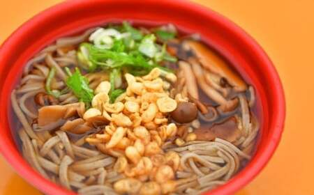 ボタンそば そば粉 （500g×4袋） 打粉 （500g×1袋） 計2.5kg そば 蕎麦 蕎麦粉 ソバ ぼたんそば ソバ粉 年越し そば打ち ガレット パン作り 北海道 浦臼町 【2026年9月上旬～12月下旬発送予定】