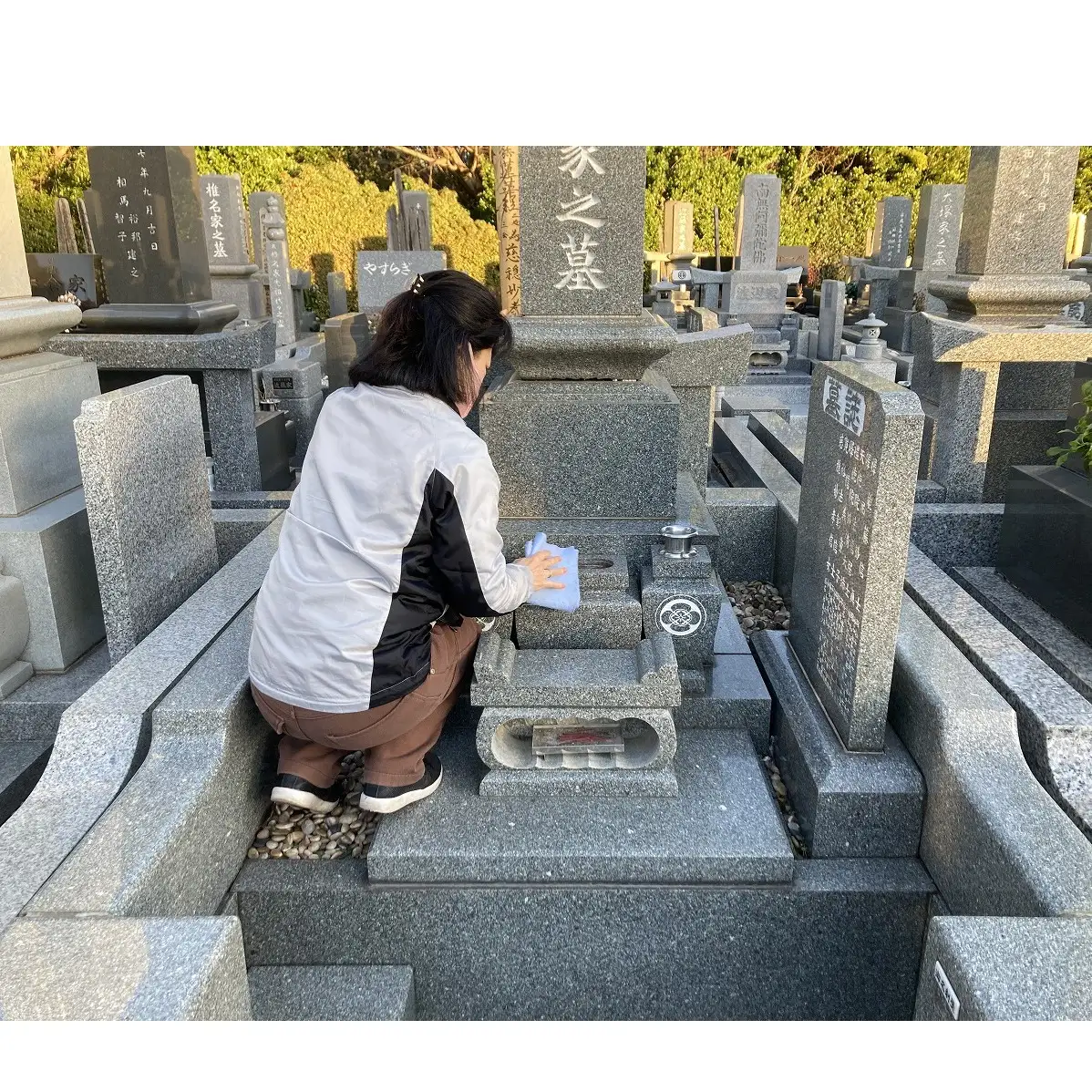 【千葉市平和公園】墓所管理代行サービス（年4回コース）林間墓地 お墓 管理 確認 代行 サービス 写真付 墓石清掃 献花 お花 お線香 お供え 雑草除去 草むしり 千葉 千葉市