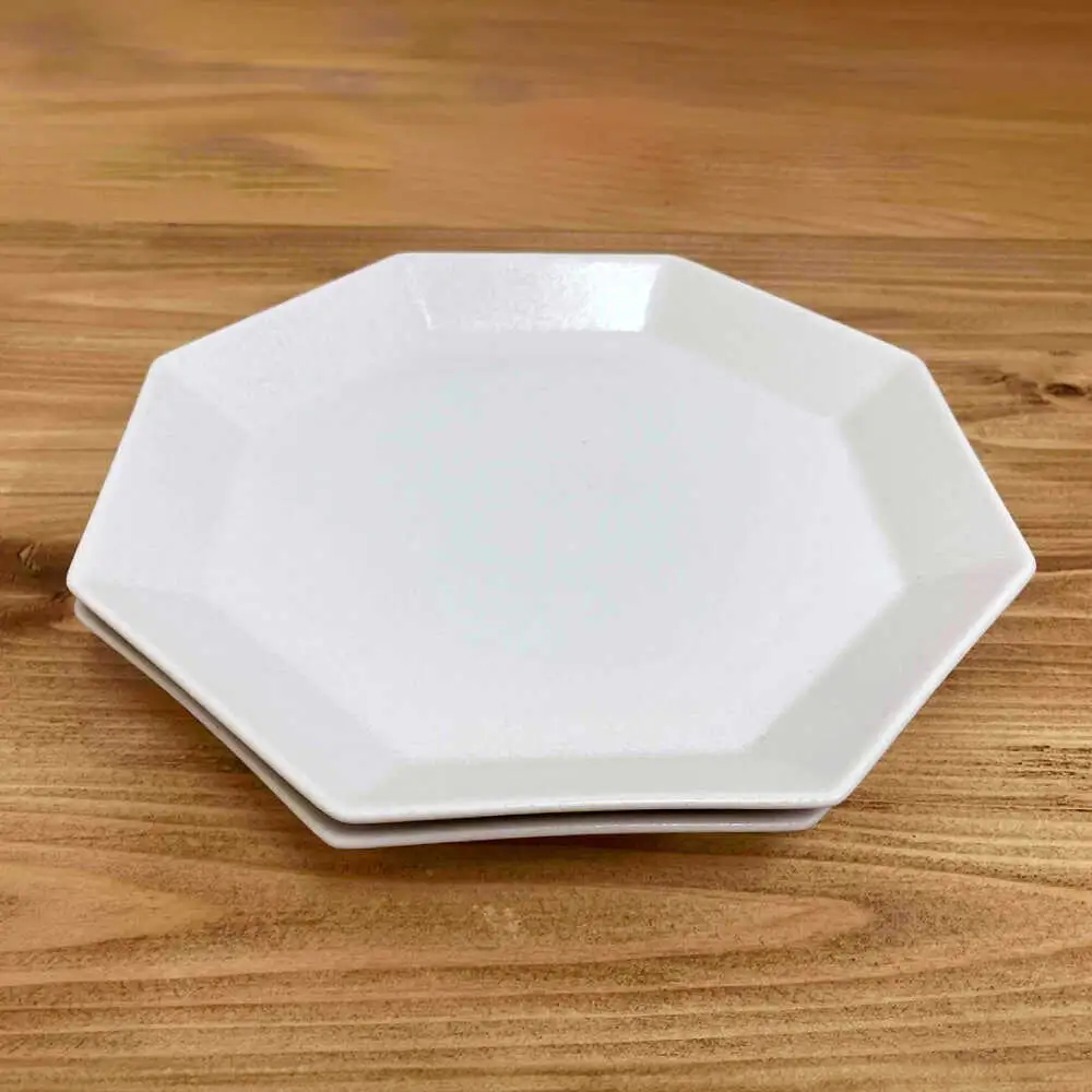 【瀬戸焼】 八角メイン皿 ペア アイボリー 【まるたか水野コーポレーション】 / 食器 皿 プレート 陶器 / 瀬戸市[BBBF028]