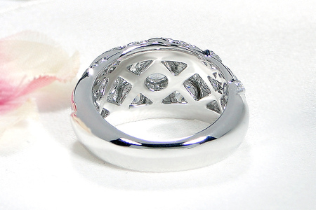 Pt950 ダイヤモンド リング Gカラー VS2 VG【2.9ct】【中央宝石研究所ソーティング付】 CSR0364-pt SWAV076