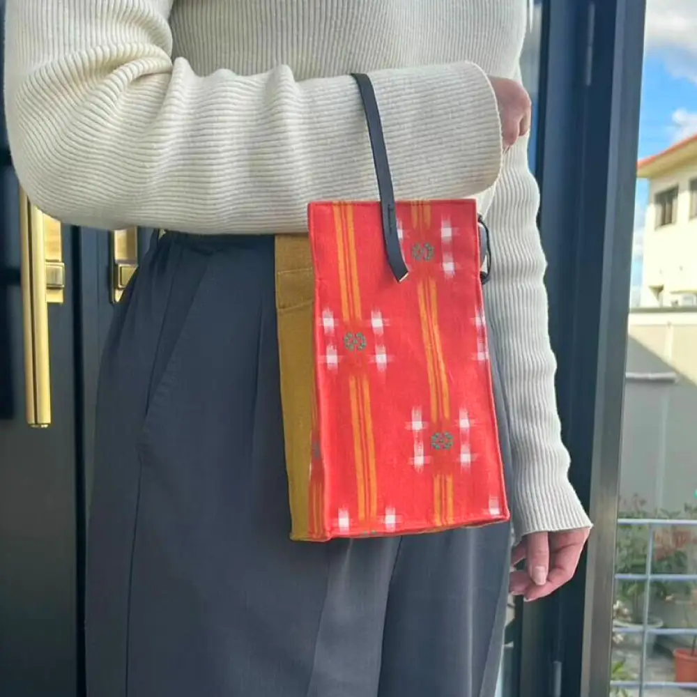 『琉球花織Bell-box』 箱型ショルダーバッグ (オレンジ) ファッション 小物 雑貨 ミニバッグ コンパクト 沖縄市 / FABRIC SHOP MINAMI[BCCS015-01]