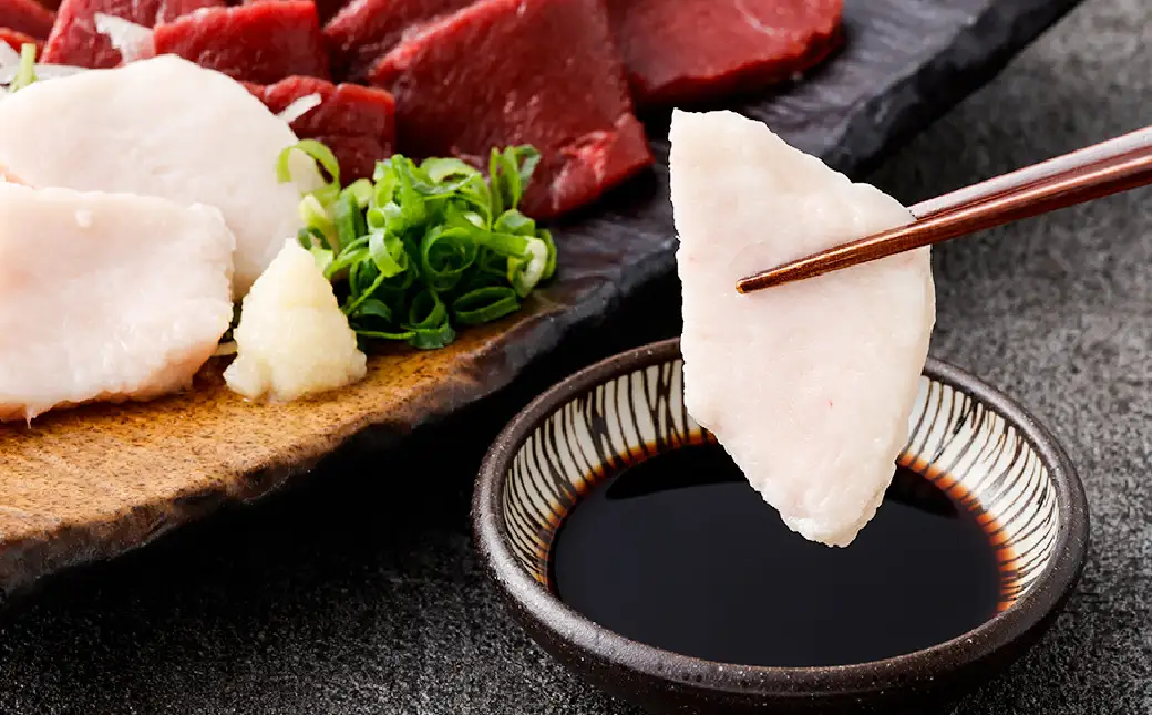 国産 紅白 （ 赤身 ・ コウネ ） 馬刺し 約350g 馬刺し用醤油ミニボトル付き 馬刺 馬肉 馬 ニク 肉 お肉 にく 晩酌 オツマミ つまみ 冷凍