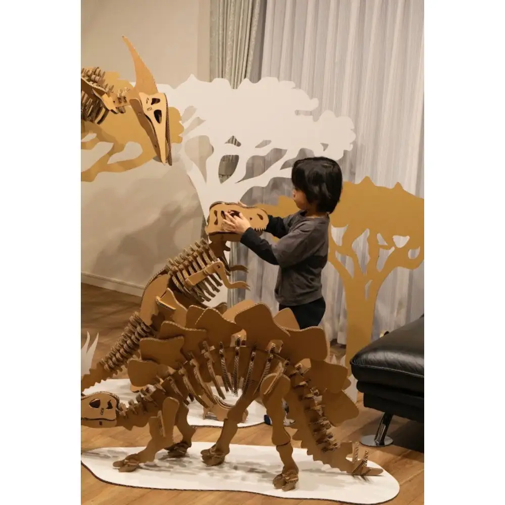 【Qumu】大型ダンボール骨格標本キット　ティラノサウルス