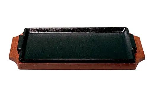 トキワ鉄器 ステーキ皿 ＆ ハンドル付き （木台タイプ） デラックス角S型 29cm 322 くわな鋳物 ／ 食器 皿 お皿 鋳物 伝統 匠 食卓 プレート 蓄熱性 器 鉄板皿 重厚感 黒鉄 保温性