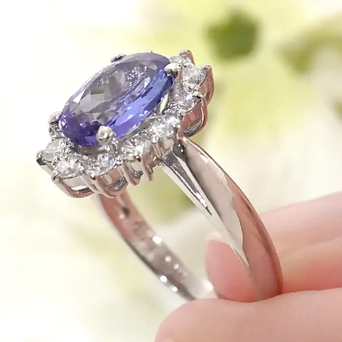 指輪 レディース リング プラチナ PT900 オーバル タンザナイト 約2ct ダイヤモンド0.6ct 取り巻き 誕生石 大粒 アンティーク ジュエリー 山梨県 南アルプス市 【f297-ta-pt】 ALPAZ208