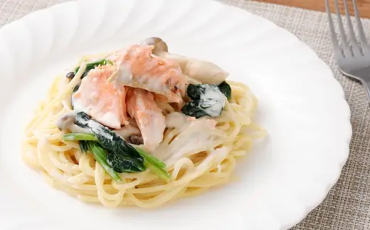 銀鮭 骨取定塩切り身 約1.5kg （ 約100g × 15切れ ） 脂 肉厚 朝食 弁当 夕食 海鮮 魚類 魚 魚介 魚介類 鮭 さけ サケ 冷凍 切身 骨取り