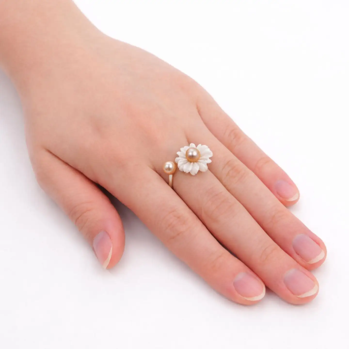 2162 LYKKE マーガレットデザイン 淡水真珠 （6mm・5mm）シルバーリング パール  花モチーフ 白蝶貝 シェルアクセサリー レディース 上品ジュエリー ギフト プレゼント フラワー シンプル 日本製 伊勢 伊勢志摩