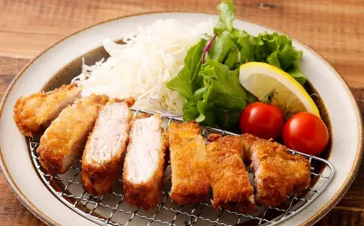 【3回定期便】【村上市 豚】 岩船豚 ロース 約900g（約150g（1枚）×6パック） ／ 肉 にく お肉 豚肉 ぶた肉 ブタ肉 ポーク ロース肉 ジューシー やわらか 小分け 冷凍 国産 001-0013