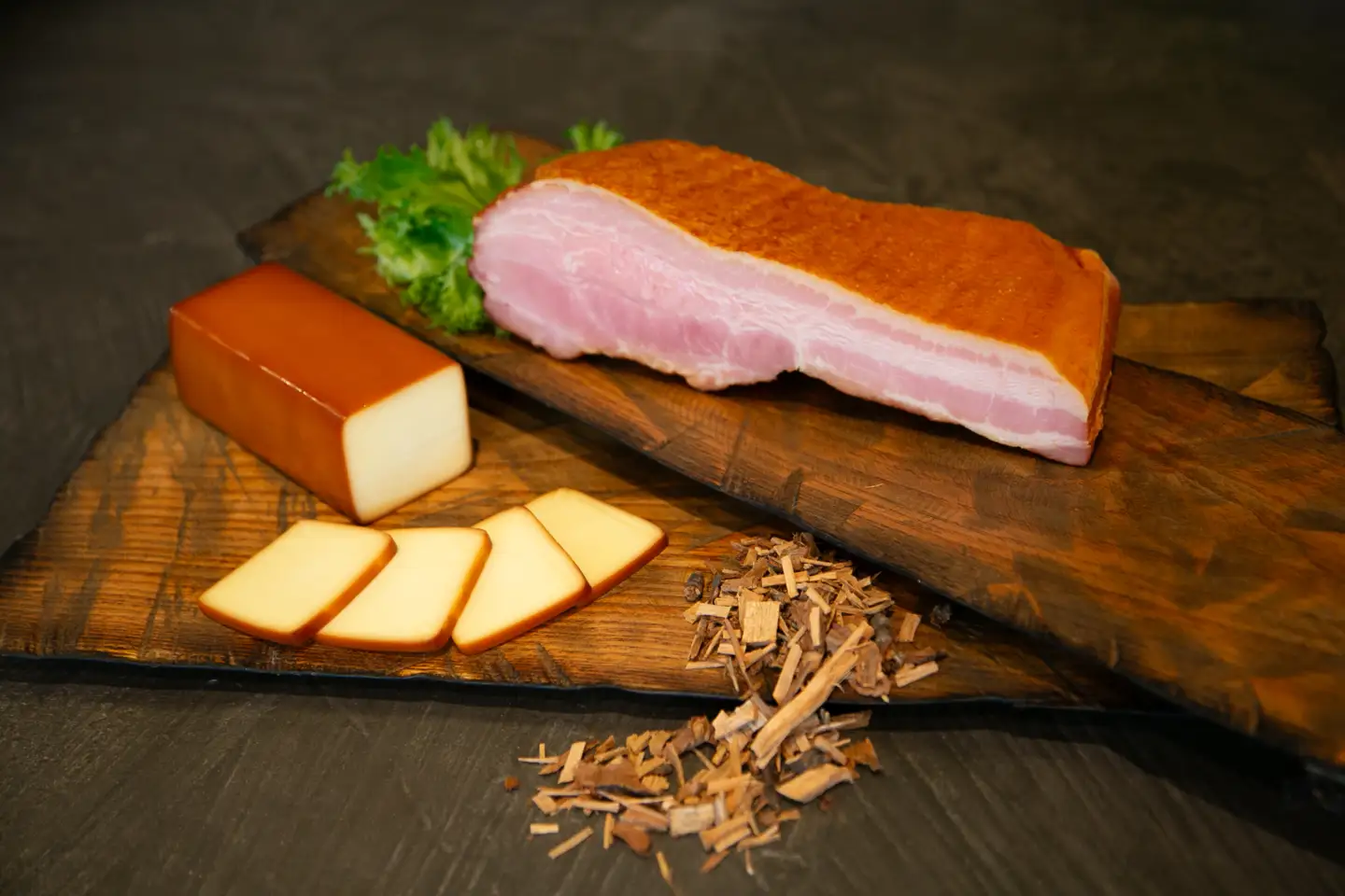 桜チップで燻したチーズとベーコン3点セット_ 卵・乳製品 チーズ 肉 ベーコン・サラミ 豚肉 _【配送不可地域：離島】【KN-057-004】