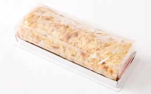 ロールケーキ （ アーモンド ） 約620g × 1本 洋菓子 バタークリーム お菓子 菓子 おかし 焼菓子 ケーキ コーヒー風味