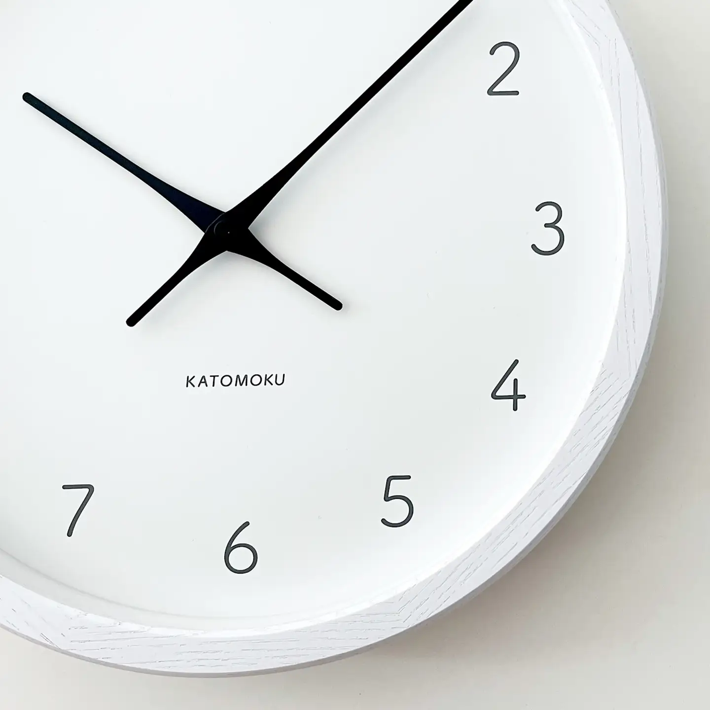 KATOMOKU muku clock 7 ≪km-60WHRCS≫木製掛け時計(ホワイト/SKP電波スイープムーブメント(連続秒針))【R7340】
