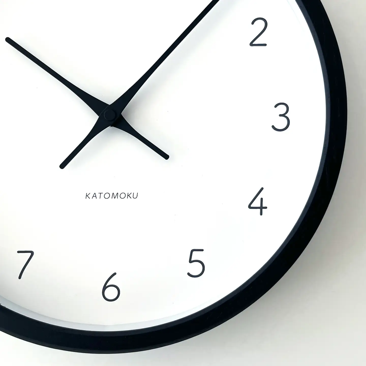 KATOMOKU muku clock 7 ≪km-60BKRC≫木製掛け時計(ブラック/電波スイープムーブメント(連続秒針))【R7437】